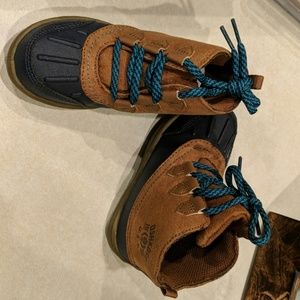 Toddler boys boots size 8